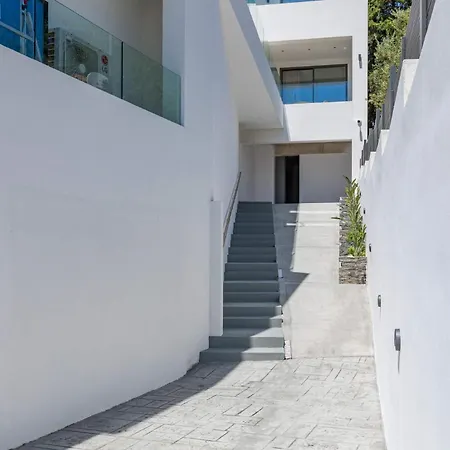 Villa Bougainvillea Boutique 3 By *